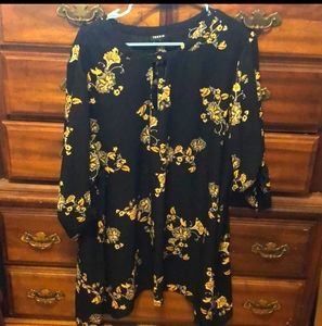 Black and yellow tunic